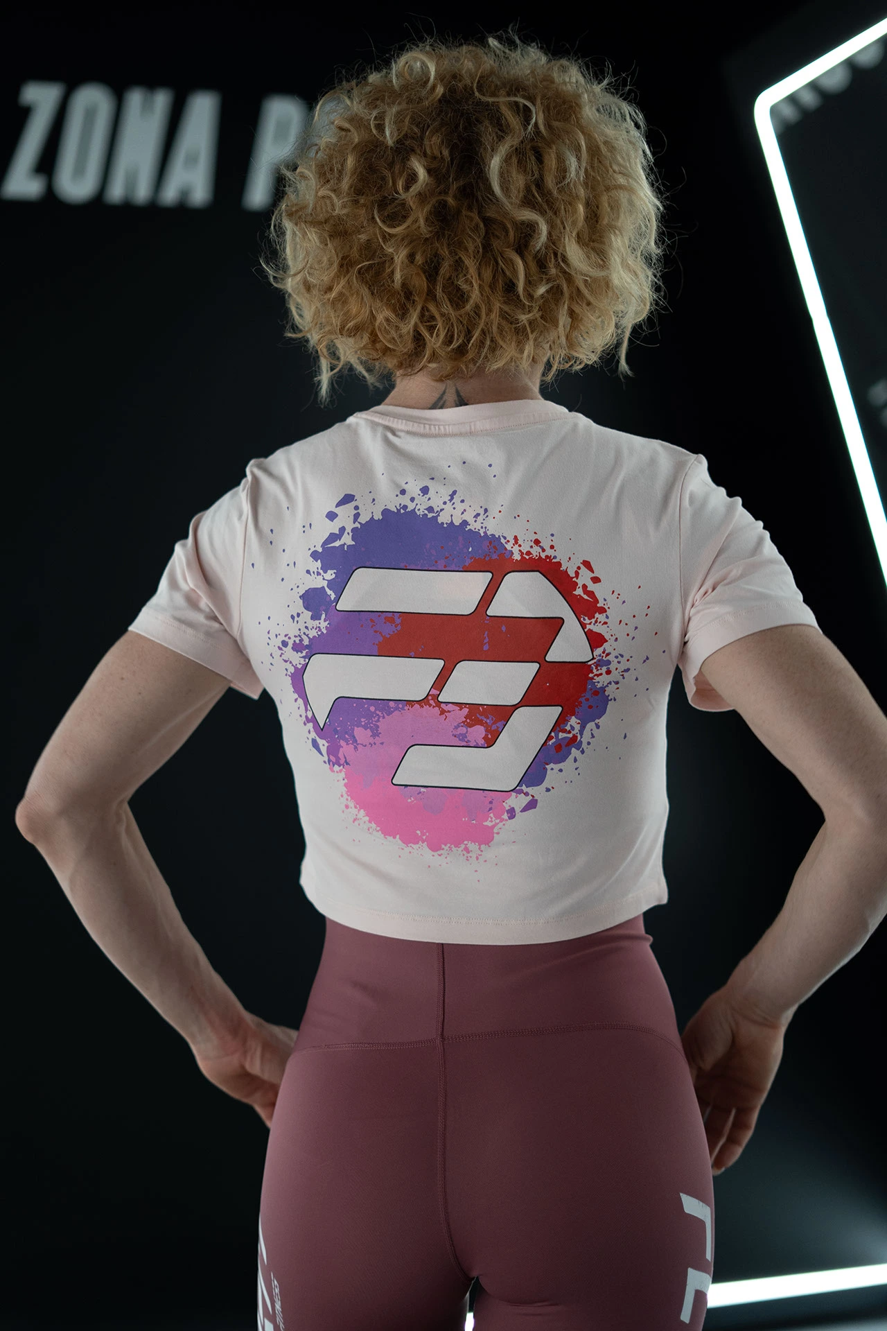 CAMISETA CROPPED SPLASH MUJER - Vista 2