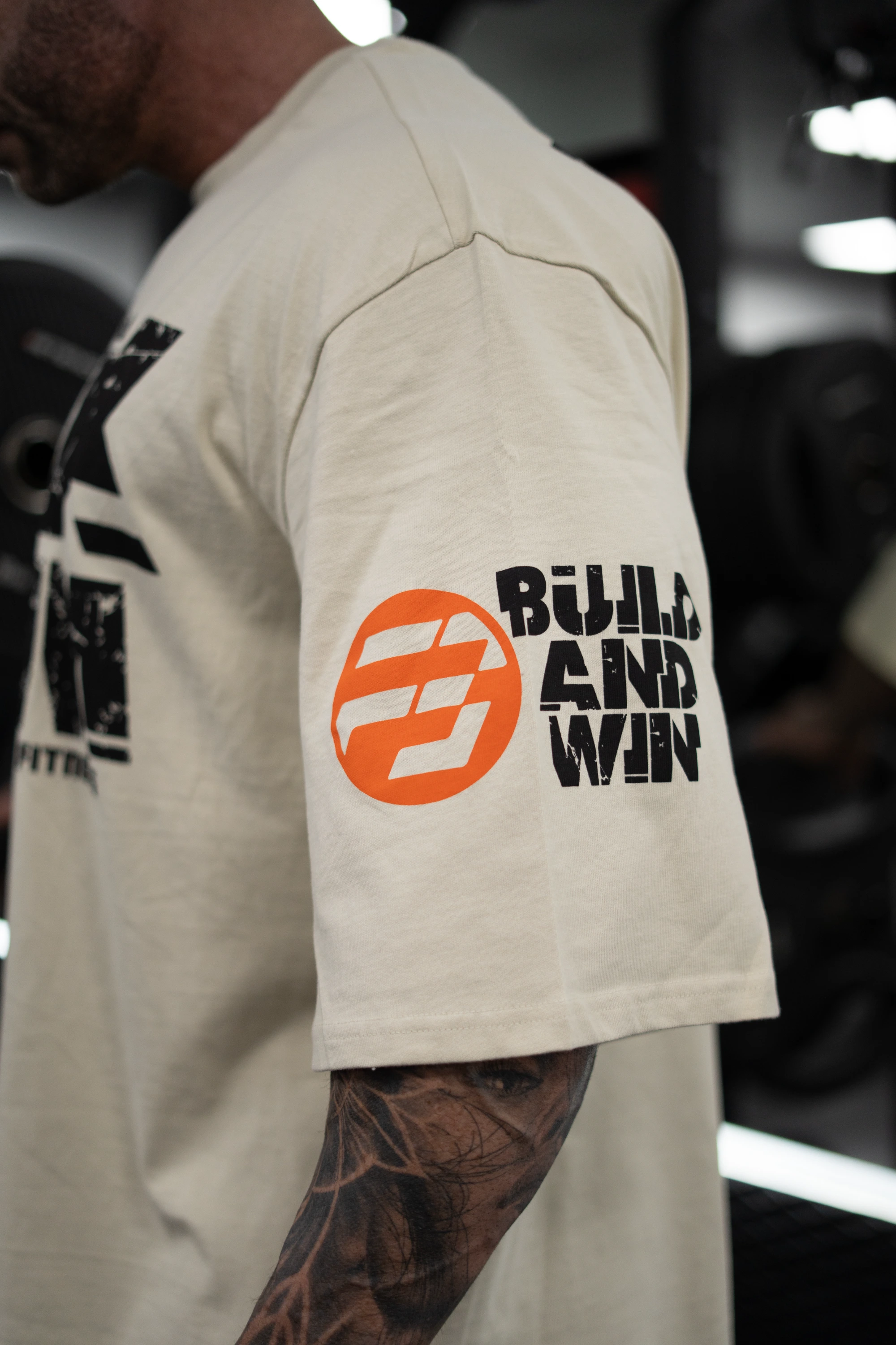 CAMISETA OVERSIZE MANGAS 3/4 THREE PILLARS HOMBRE - Vista 3