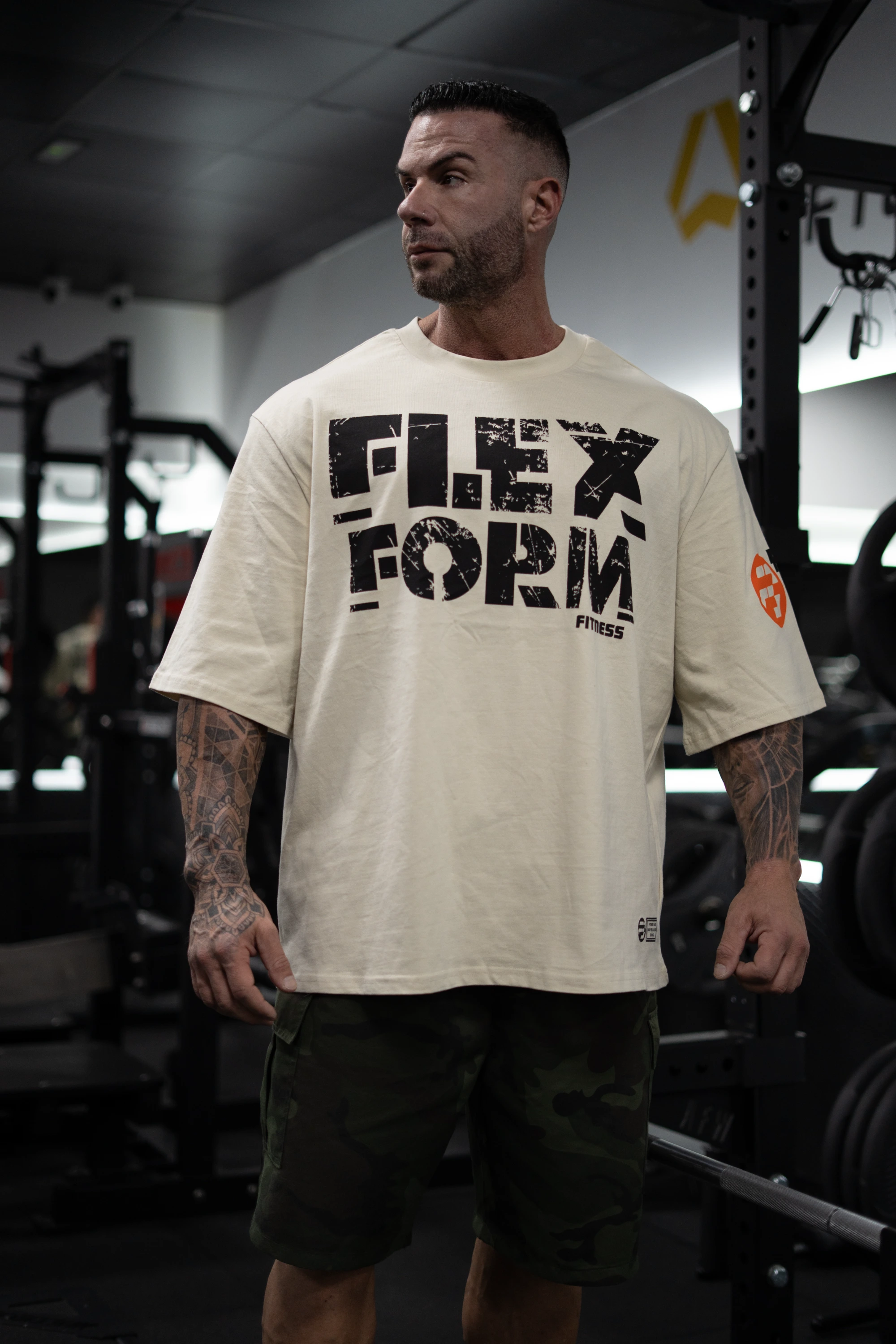 CAMISETA OVERSIZE MANGAS 3/4 THREE PILLARS HOMBRE - Vista 1